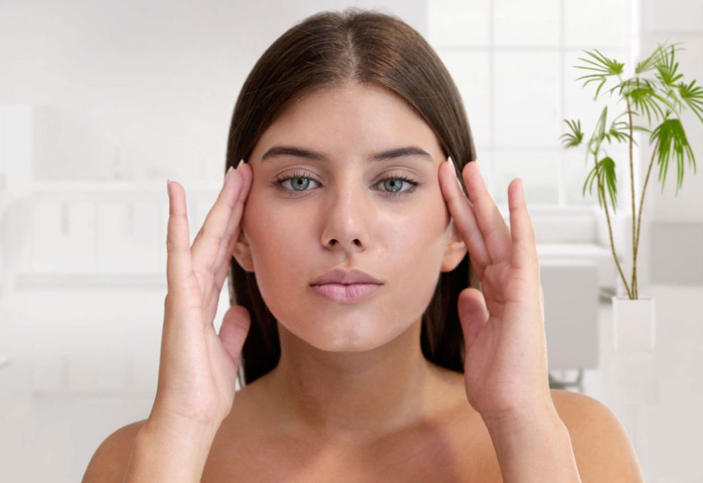 Woman with pronounced eyebrows